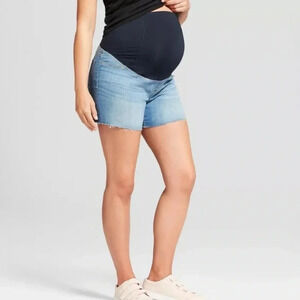 Isabel Maternity Light Denim Jean Shorts 8 NWT